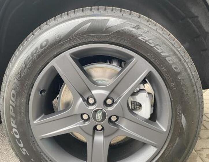 Land Rover Defender 13