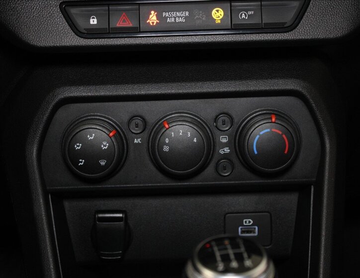 Dacia Sandero Hatchback 999,0 49 kw