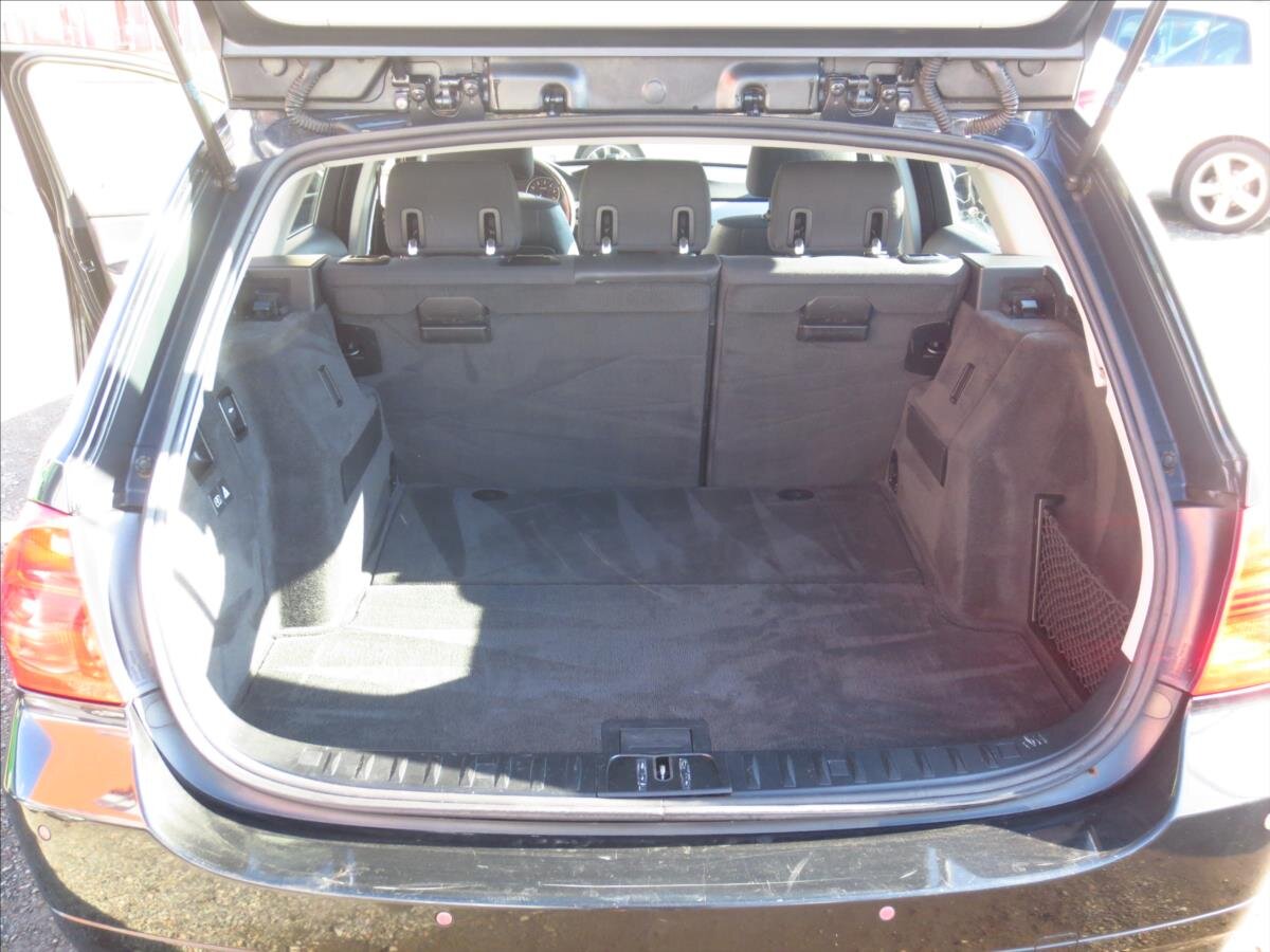 BMW Řada 3 Kombi 2,5 l 160 kw