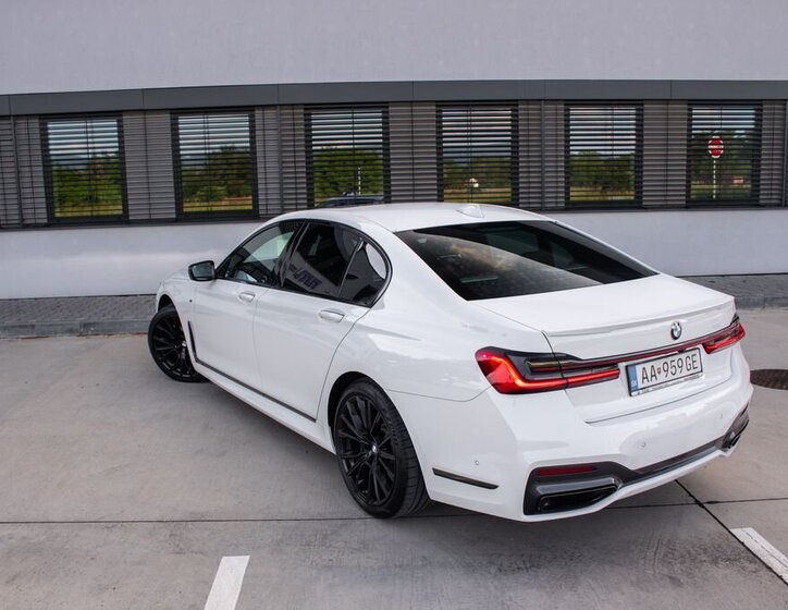 BMW Řada 7 Sedan 3,0 l 294 kw