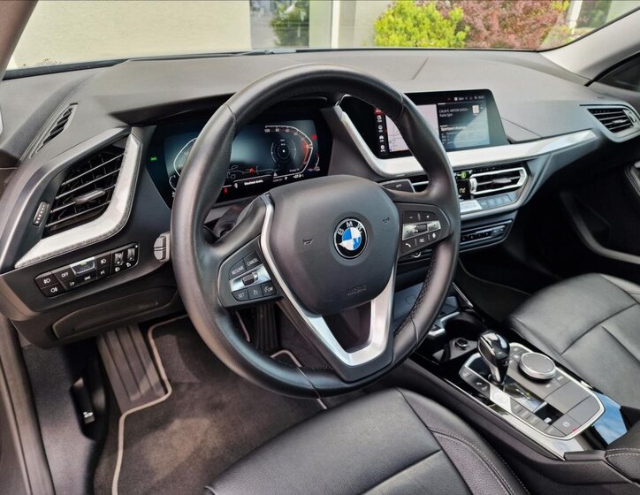 BMW Řada 2 Sedan / Limuzína 2,0 l 110 kw