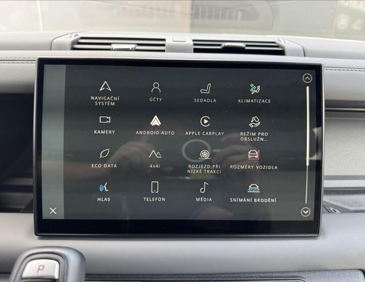 Land Rover Defender 15