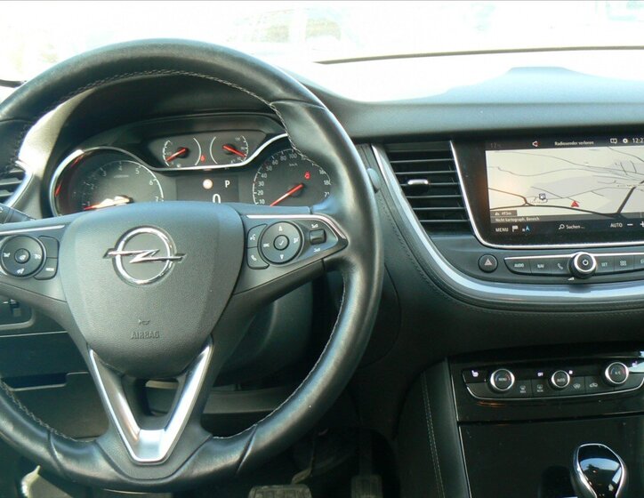 Opel Grandland X SUV / Terénní 1,2 l 96 kw