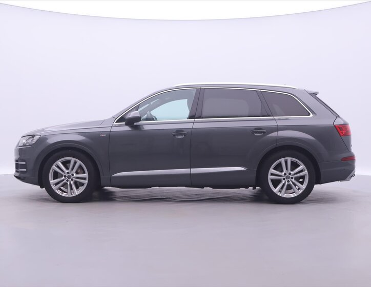Audi Q7 4