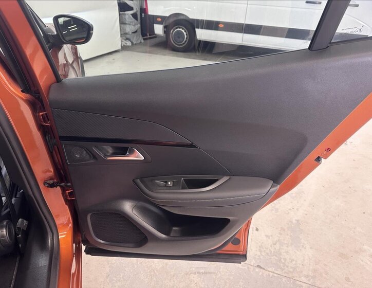 Peugeot 2008 SUV 1,2 l 114 kw