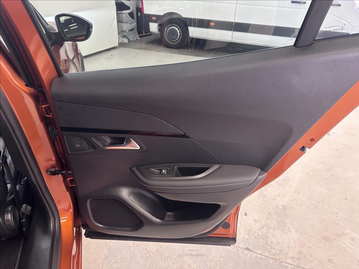 Peugeot 2008 SUV 1,2 l 114 kw