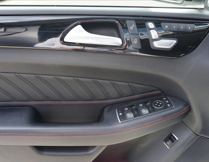 Mercedes-Benz GLE 12