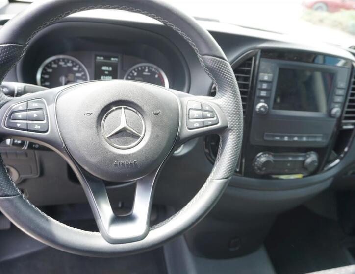 Mercedes-Benz Vito 13