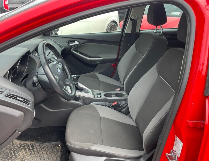 Ford Focus Hatchback 998,0 74 kw