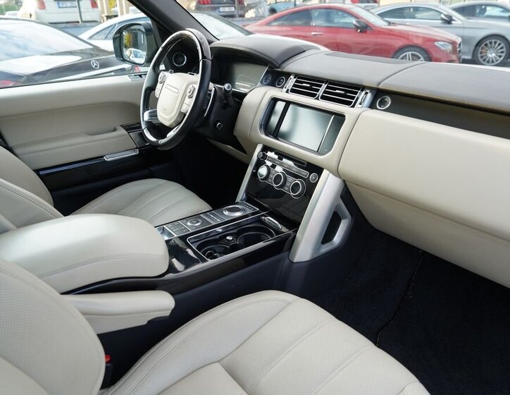 Land Rover Range Rover SUV / Terénní 4,4 l 250 kw
