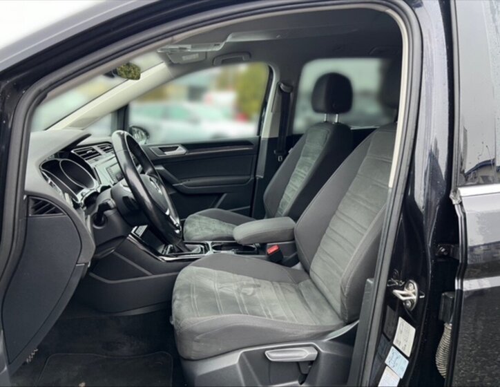 Volkswagen Touran 7