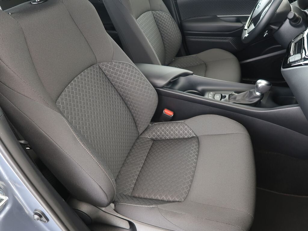 Toyota C-HR SUV 1,8 l 72 kw