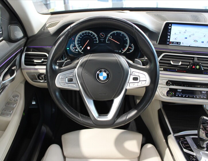 BMW Řada 7 15