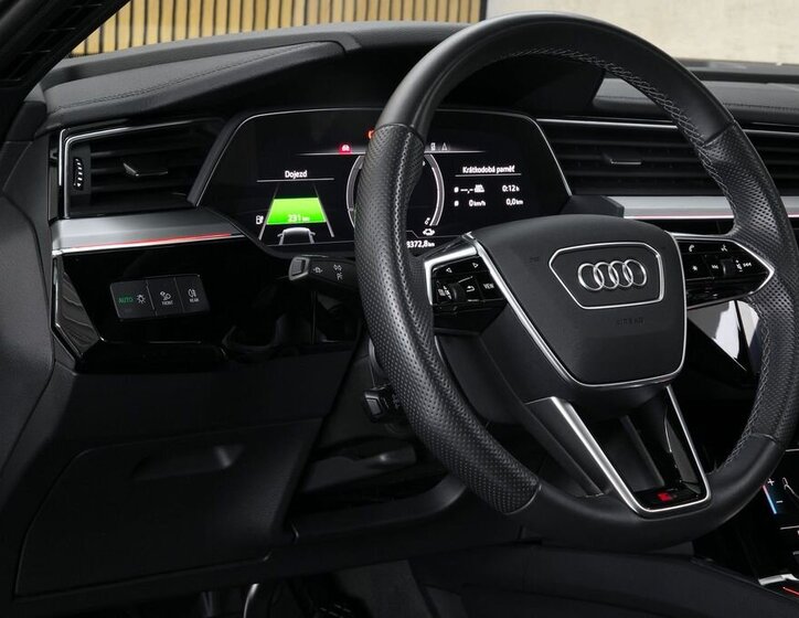 Audi e-tron SUV 0,0 300 kw