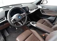 BMW iX1 12