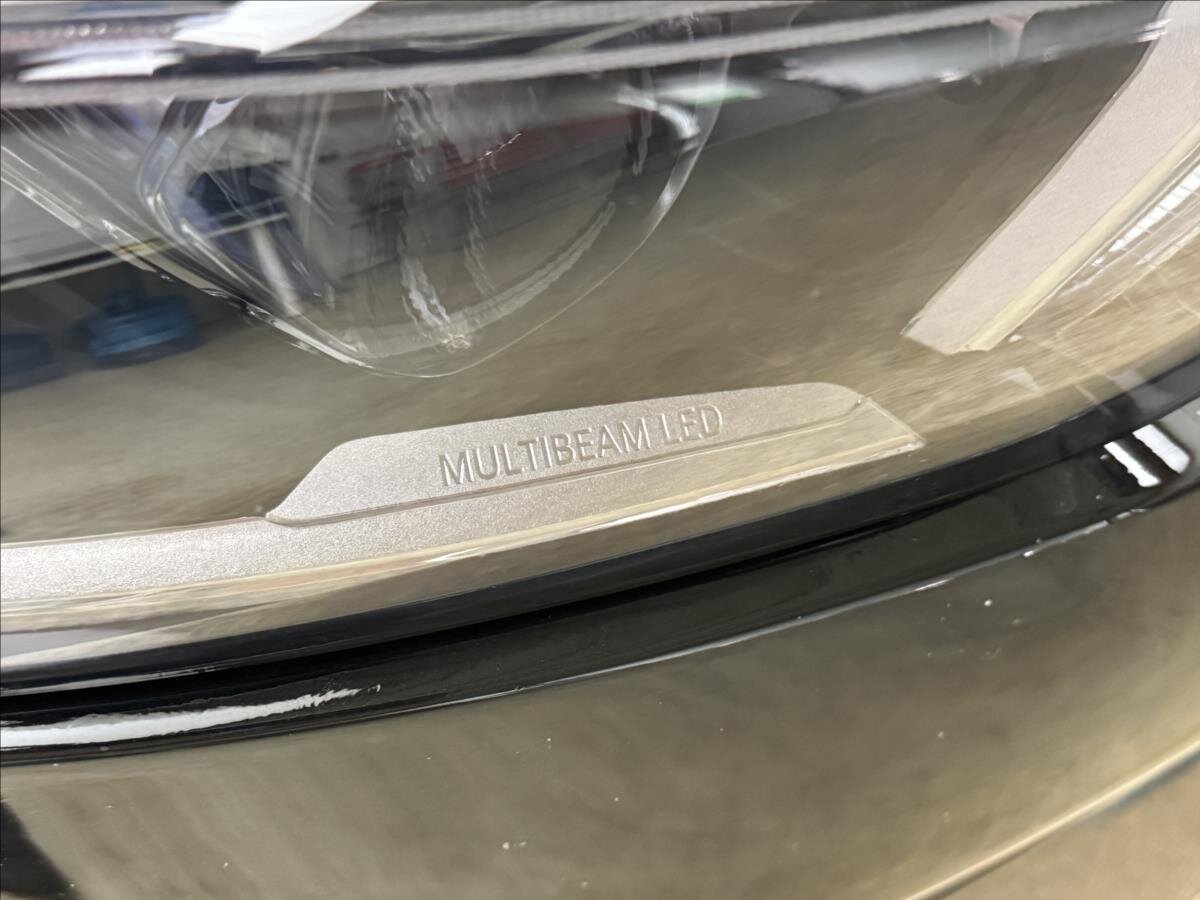 Mercedes-Benz CLS Sedan / Limuzína 3,0 l 320 kw