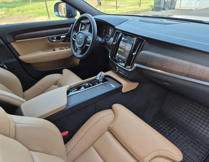 Volvo V90 14