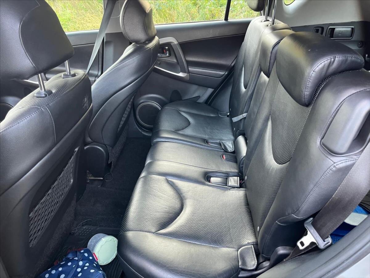 Toyota RAV4 Ostatní 2,2 l 100 kw