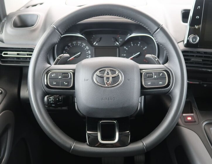 Toyota ProAce Kombi 1,5 l 96 kw