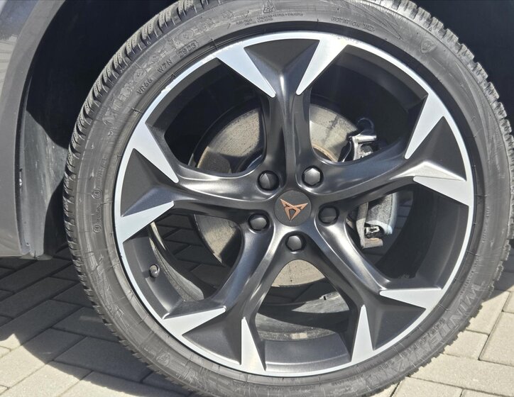 Cupra Formentor SUV / Terénní 2,0 l 140 kw