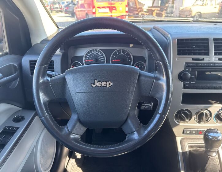 Jeep Compass 8
