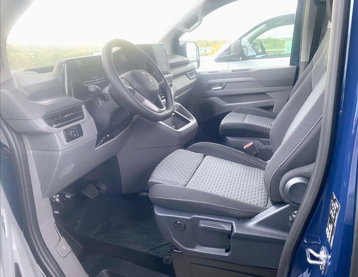 Volkswagen Caravelle 6