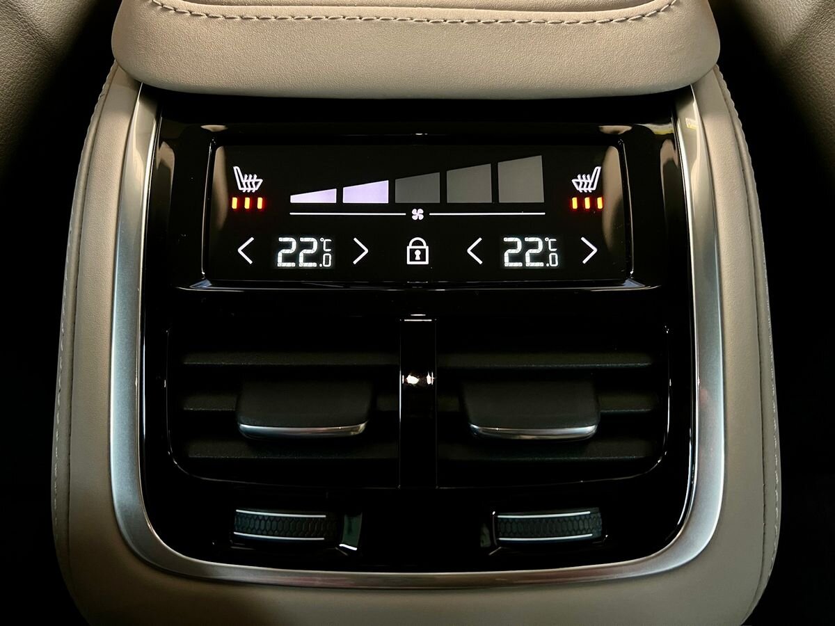 Volvo XC90 SUV / Terénní 2,0 l 335 kw