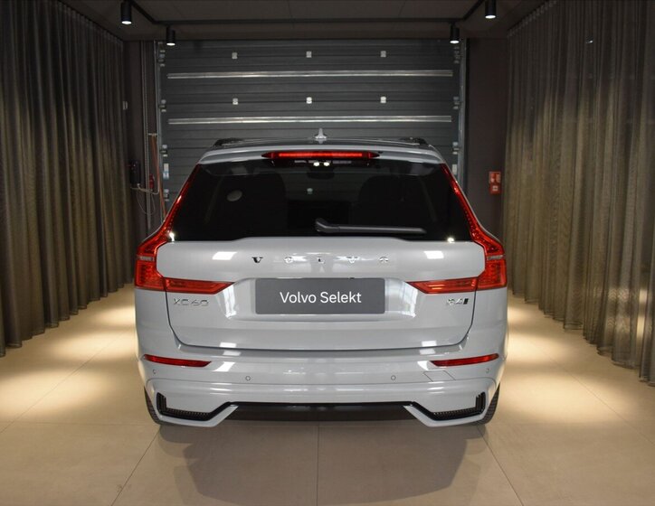 Volvo XC60 SUV / Terénní 2,0 l 145 kw