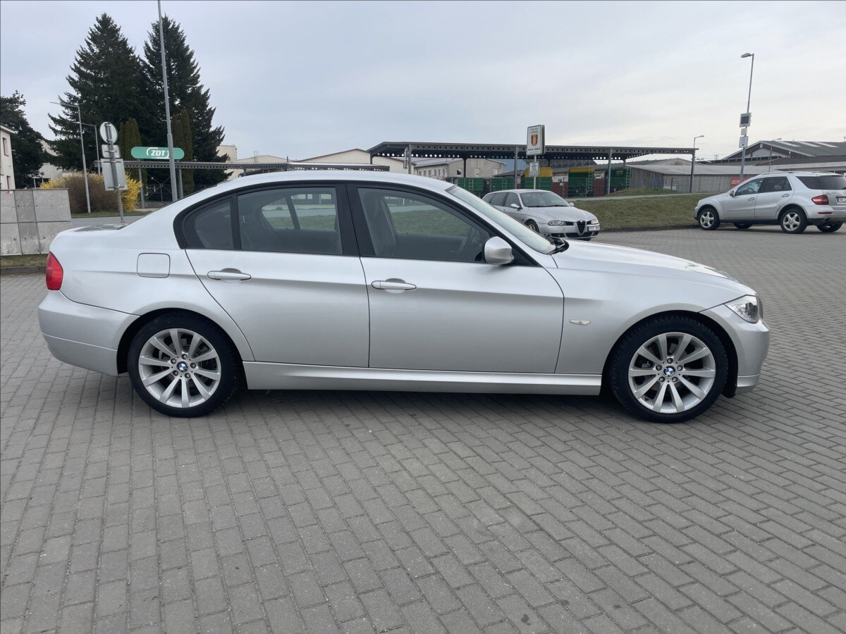 BMW Řada 3 Sedan / Limuzína 2,0 l 105 kw