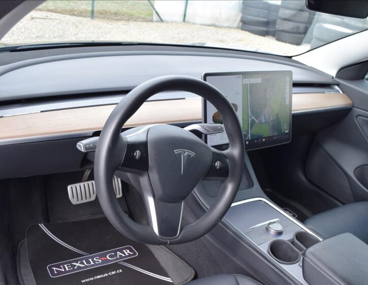 Tesla Model 3 Sedan / Limuzína 0,0 377 kw