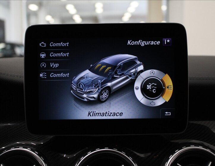 Mercedes-Benz GLA SUV / Terénní 2,0 l 155 kw