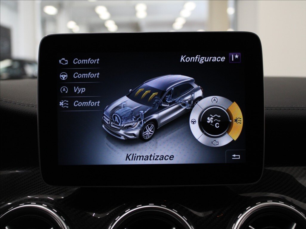 Mercedes-Benz GLA SUV / Terénní 2,0 l 155 kw