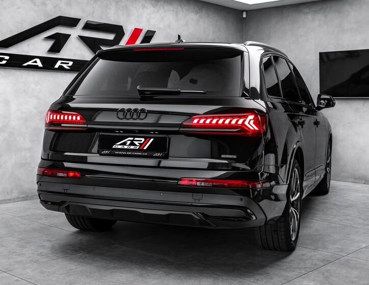 Audi Q7 6