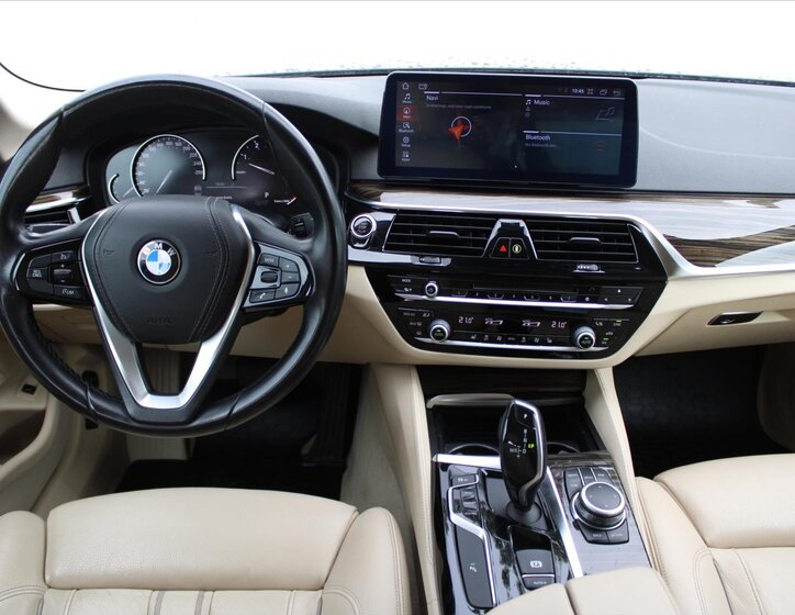 BMW Řada 5 Sedan / Limuzína 3,0 l 250 kw