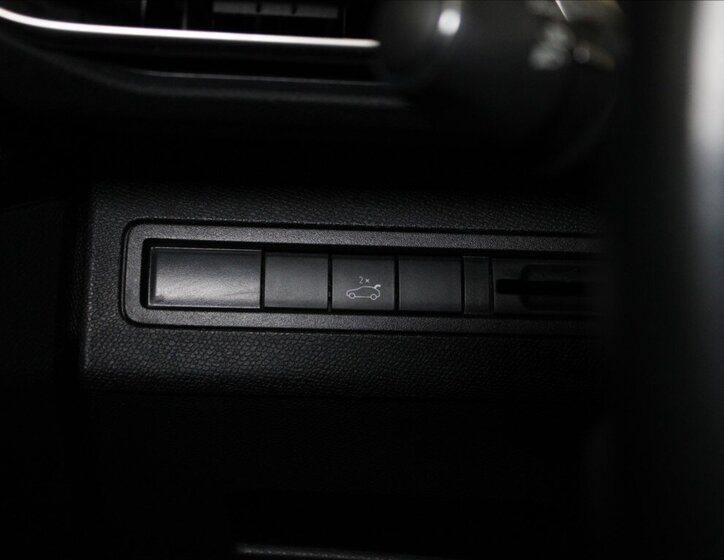 Peugeot 3008 SUV / Terénní 1,2 l 96 kw