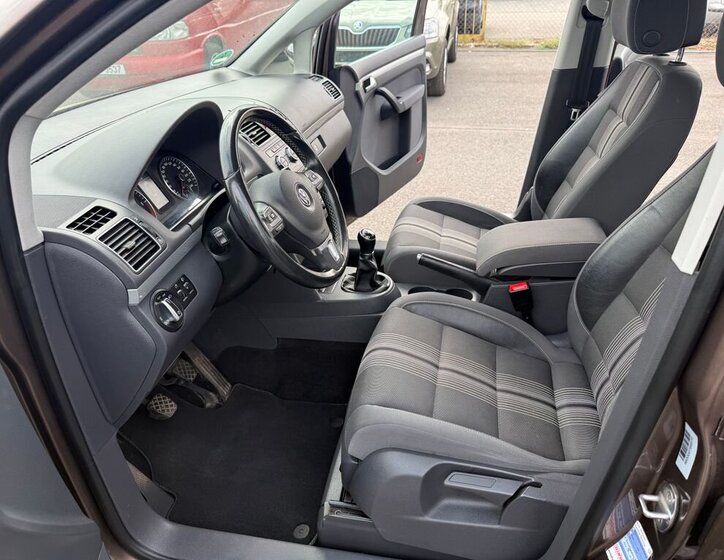 Volkswagen Touran Kombi 1,6 l 77 kw