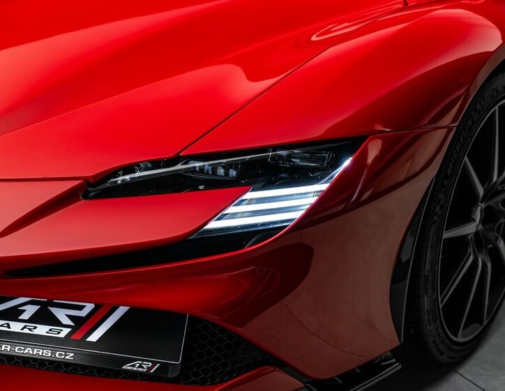 Ferrari SF90 Kupé 4,0 l 574 kw
