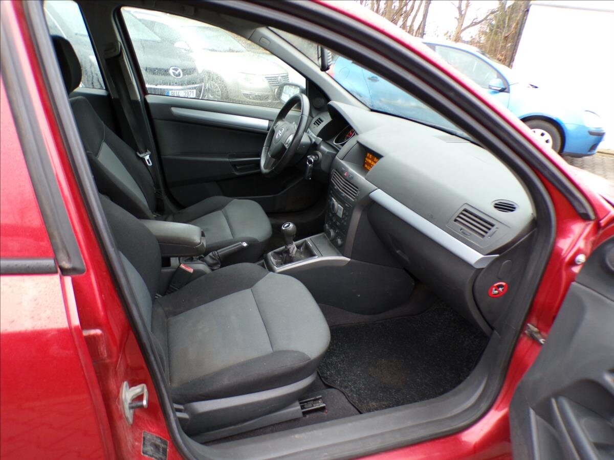 Opel Astra Hatchback 1,6 l 77 kw