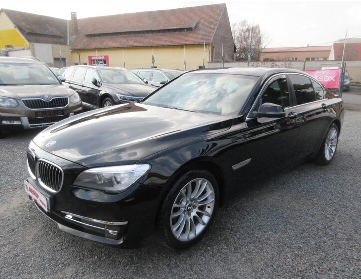 BMW Řada 7 Sedan / Limuzína 3,0 l 190 kw