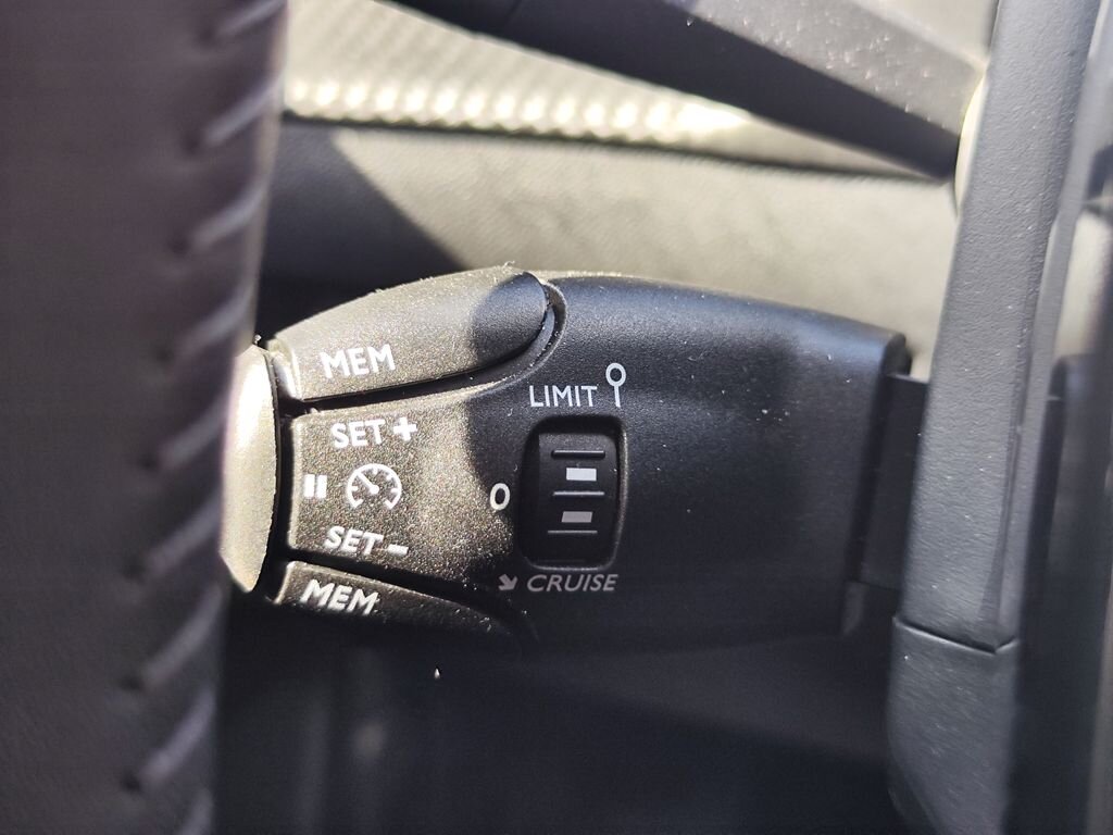 Peugeot 2008 Hatchback 1,2 l 74 kw