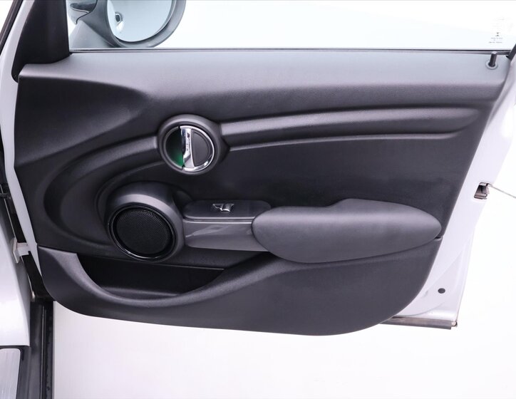 Mini Cooper Hatchback 1,5 l 100 kw