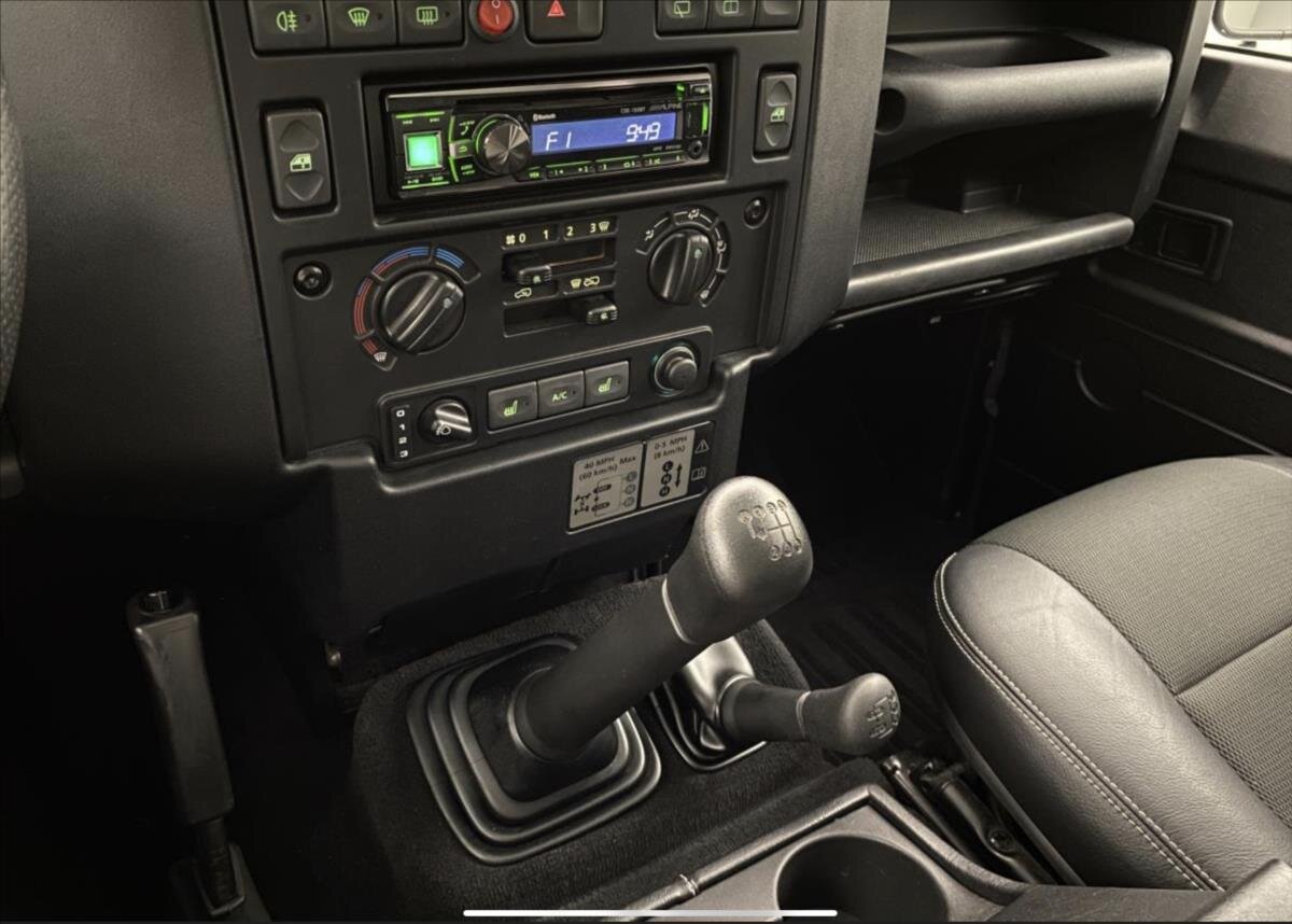 Land Rover Defender Ostatní 2,2 l 90 kw