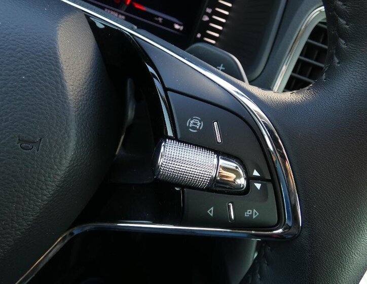 Škoda Karoq SUV / Terénní 1,5 l 110 kw