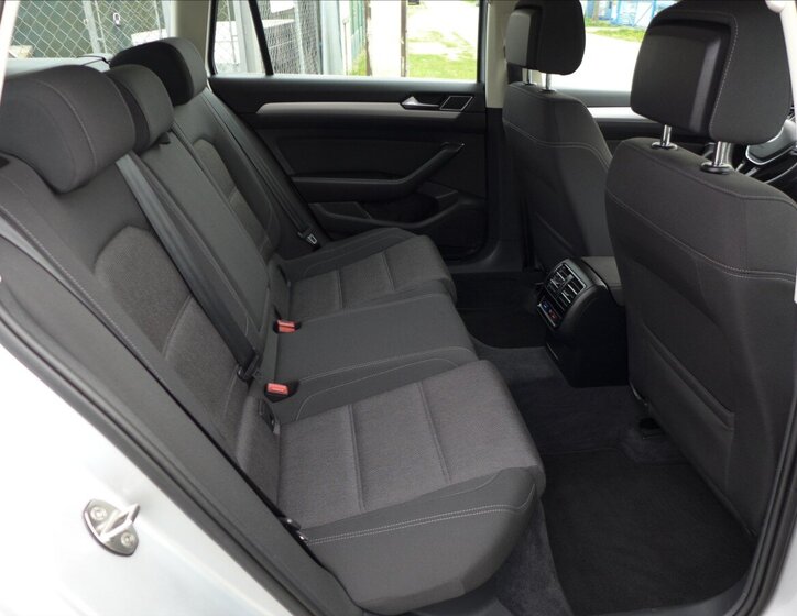 Volkswagen Passat Kombi 2,0 l 110 kw