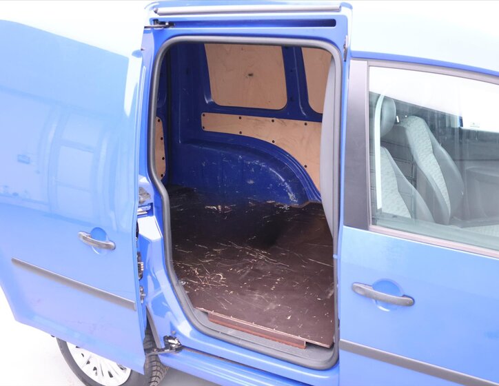 Volkswagen Caddy Skříň 2,0 l 81 kw