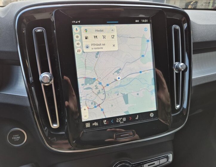 Volvo XC40 SUV / Terénní 2,0 l 120 kw