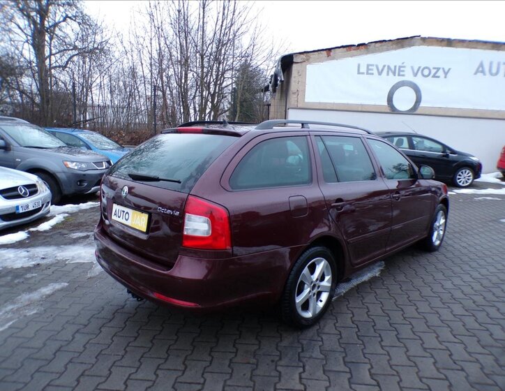 Škoda Octavia Kombi 1,2 l 77 kw