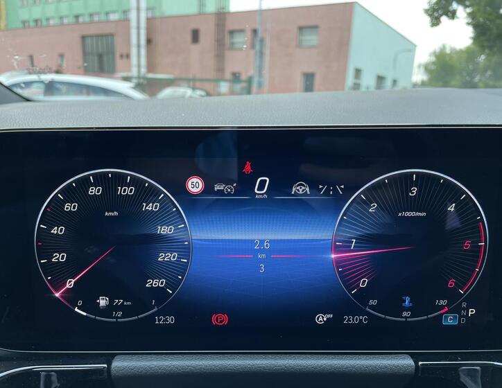 Mercedes-Benz GLA 10