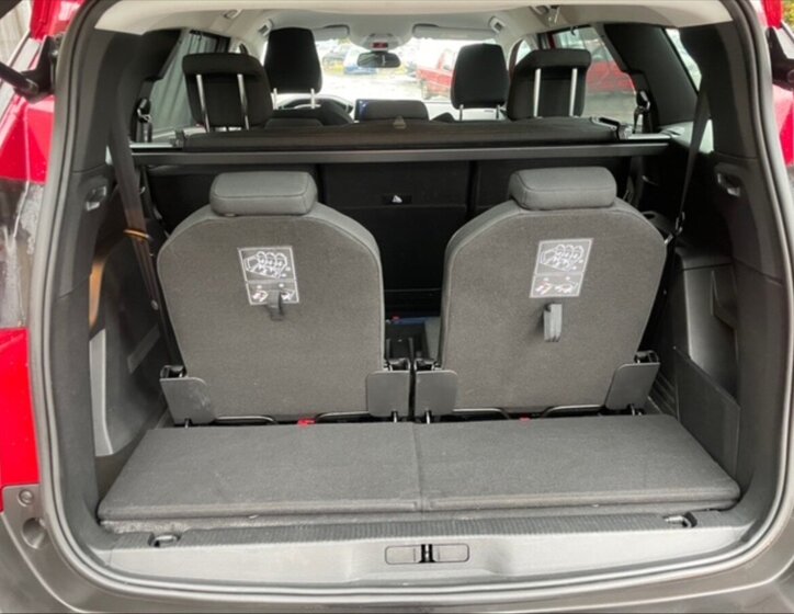 Peugeot 5008 6