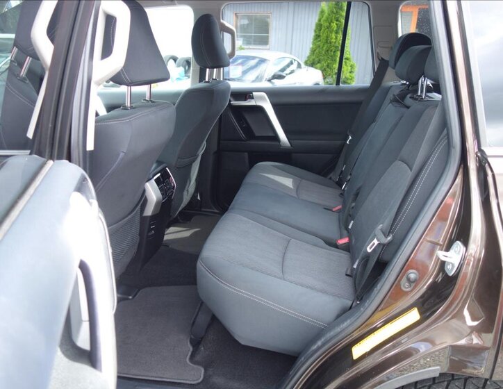 Toyota Land Cruiser SUV / Terénní 2,8 l 130 kw